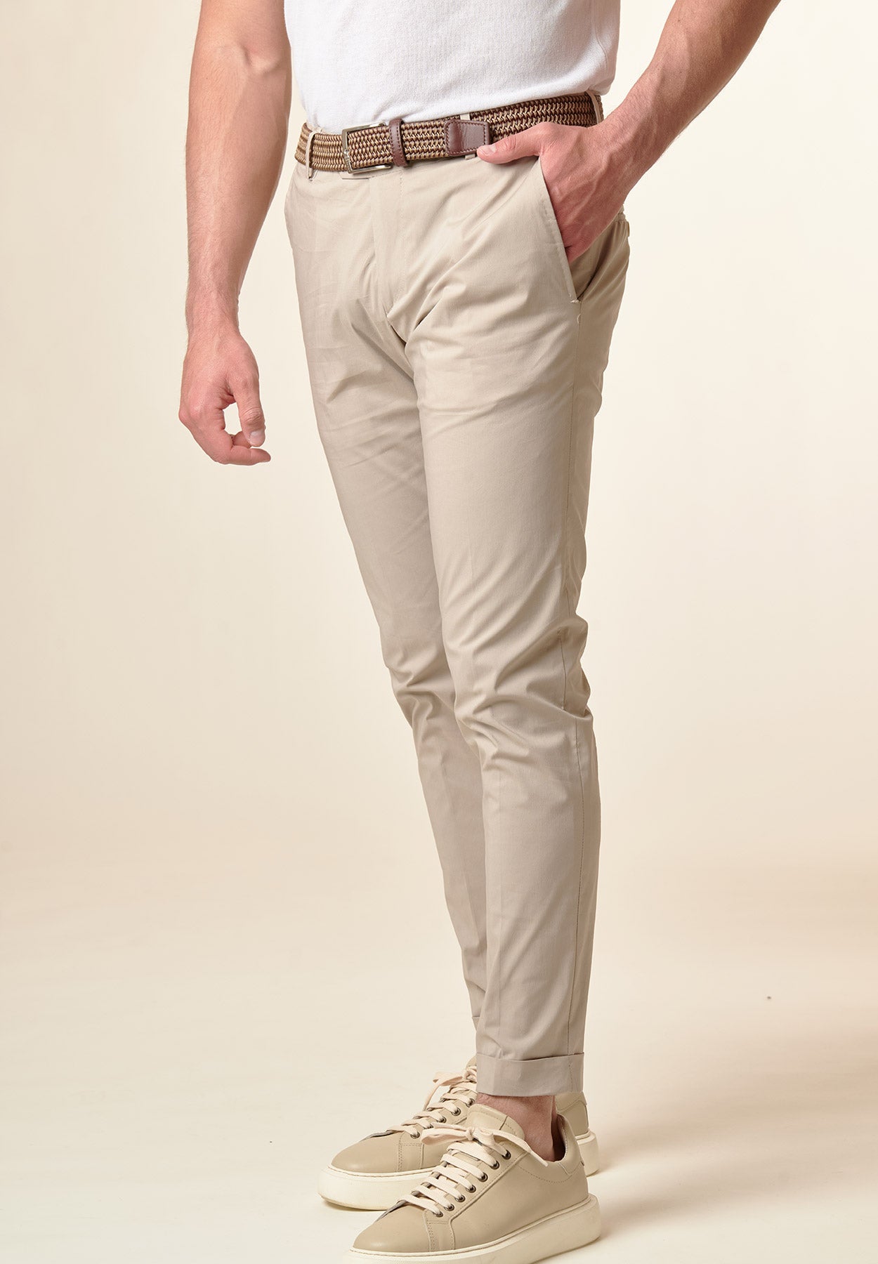 Pantalone beige cotone tecnico risvolto slim fit