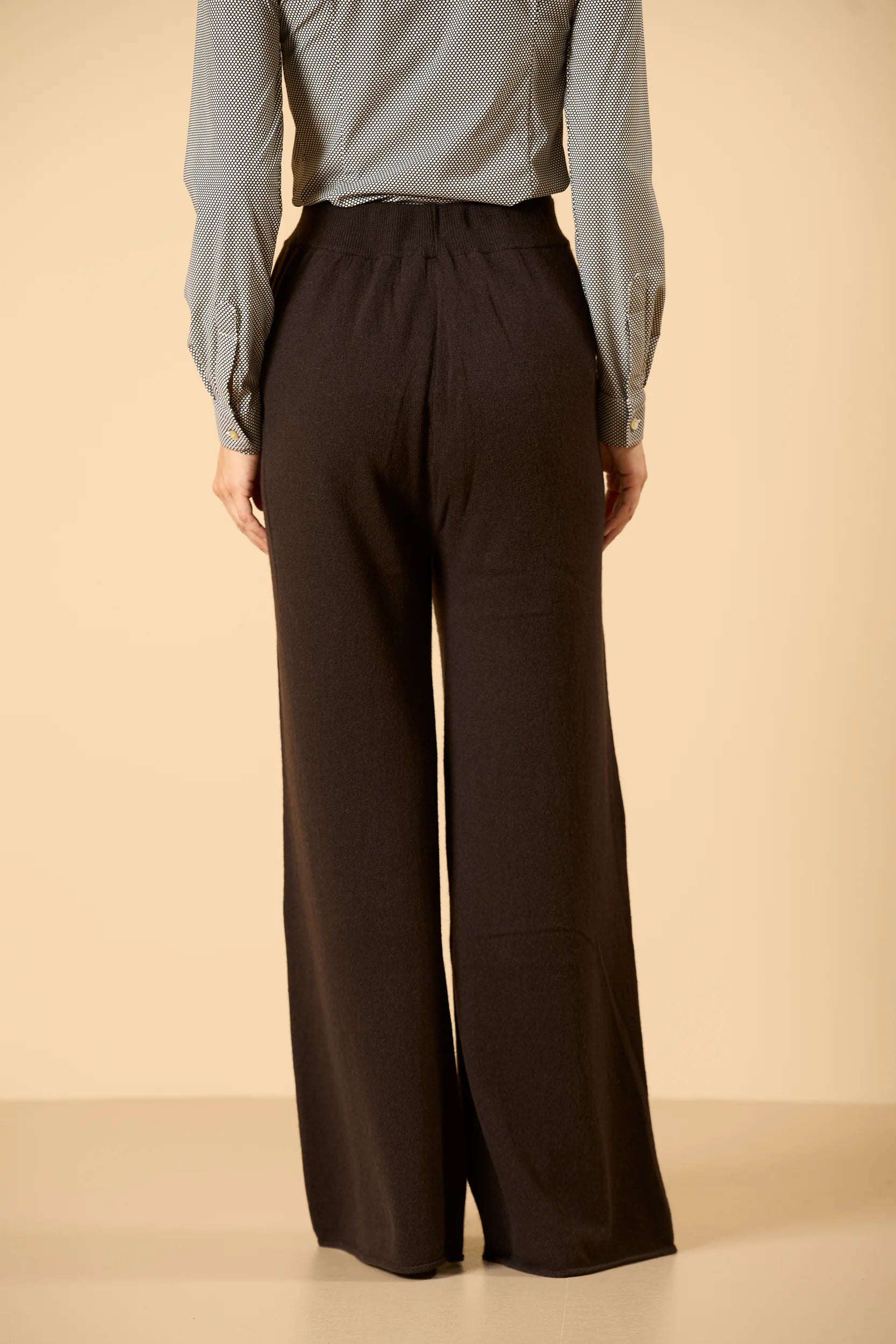 Pantalone marrone misto cashmere con elastico Angelico 4