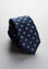 Cravatta blu seta fiori rosa medi
